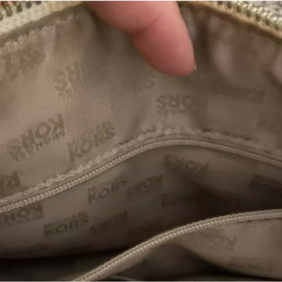 GENTLY USED MICHAEL KORS SIGNATURE GRAYSON SATCHEL HANDBAG - Picture 8 of 8